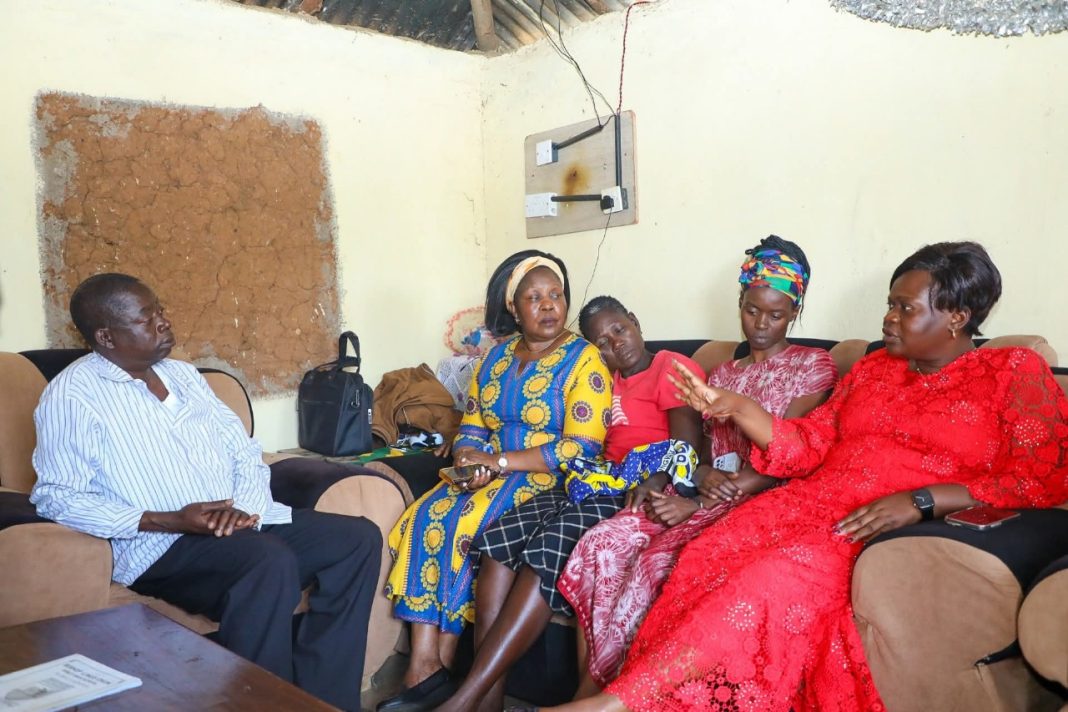 Wanga delivers personal and financial support from President Ruto and Raila to the family of the late Ojwang in Kabondo Kasipul Wanga delivers personal and financial support from President Ruto and Raila to the family of the late Ojwang in Kabondo Kasipul