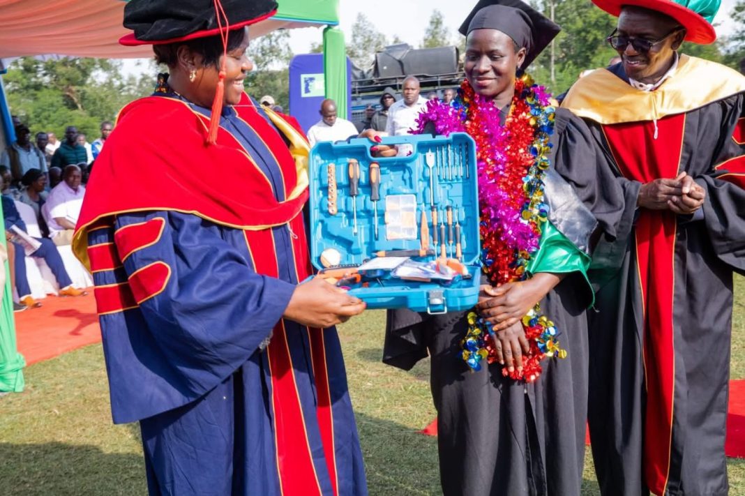 526 Youths Graduate from Fundi Mang’ula VTC Sponsorship Programme by County Government of Homa Bay and KCB 526 Youths Graduate from Fundi Mang’ula VTC Sponsorship Programme by County Government of Homa Bay and KCB