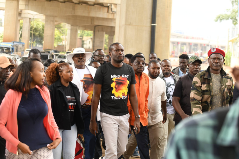 Sifuna “steals” Raila, ODM’s soul as Oburu remains with the head in parallel NDCs