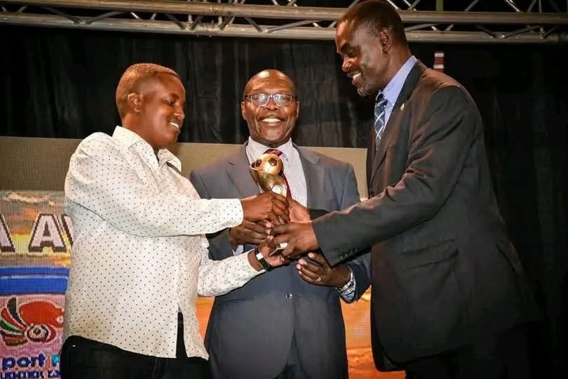 When soccer success united political rivals “Oyundi” alias Ayacko with “Chiwawa” aka Nyamita When soccer success united political rivals “Oyundi” alias Ayacko with “Chiwawa” aka Nyamita